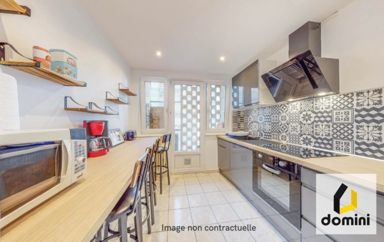 DERNIER ÉTAGE – APPARTEMENT 3 PIÈCES AVEC BALCON