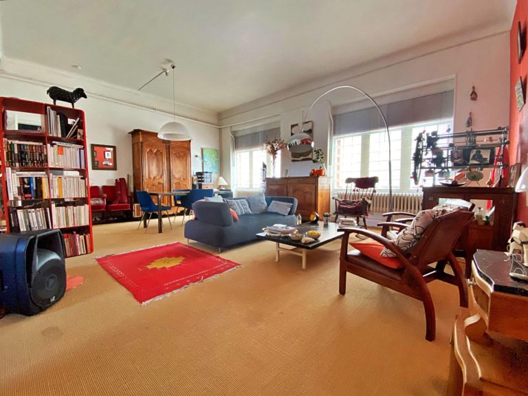 Maison proche centre-ville 255 m² sur terrain 1 450 m²