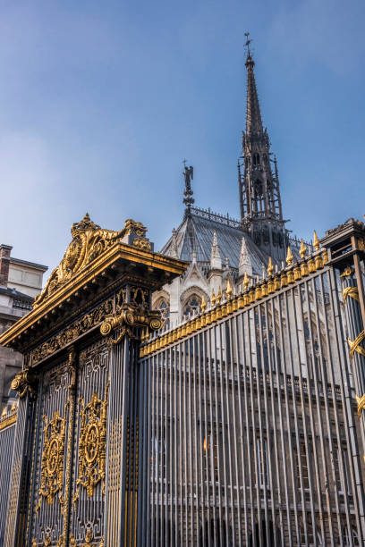 75013 PARIS : proche de Bercy, Appart T2 de 54,68 m² + terrasse : 48,74 m², au 8ème étage. Prix de Vente 675.000 Euros