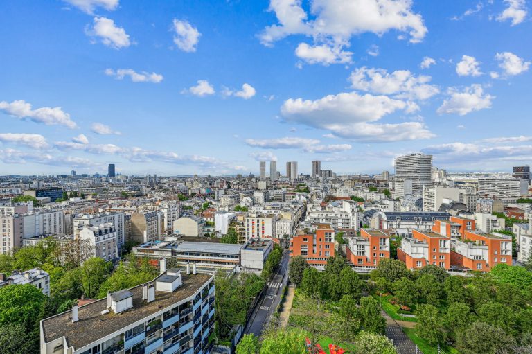 Appartement T5 avec balcon filant et vue sur tout Paris