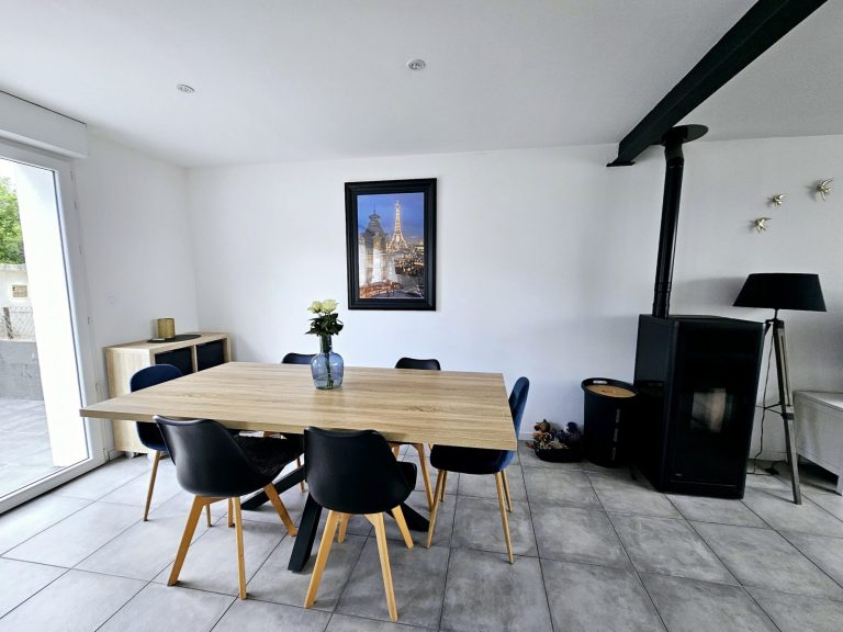 maison quatre chambres