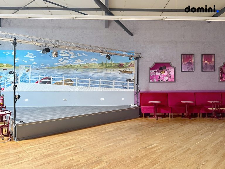 380m2