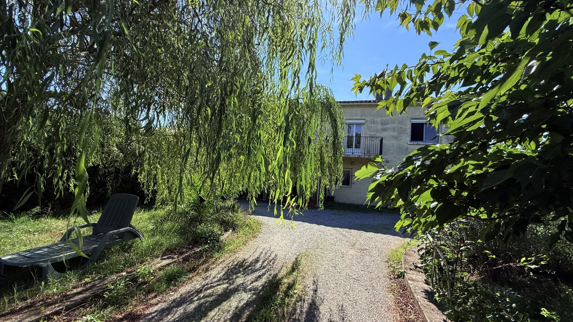 BELLE MAISON INDIVIDUELLE SUR GRAND TERRAIN