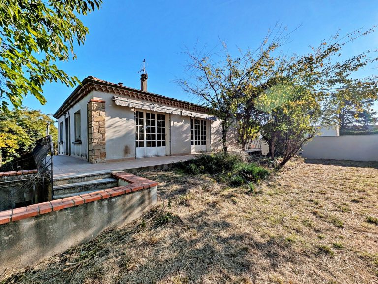 Maison T6 – 128 m² – Grand garage – Saint James