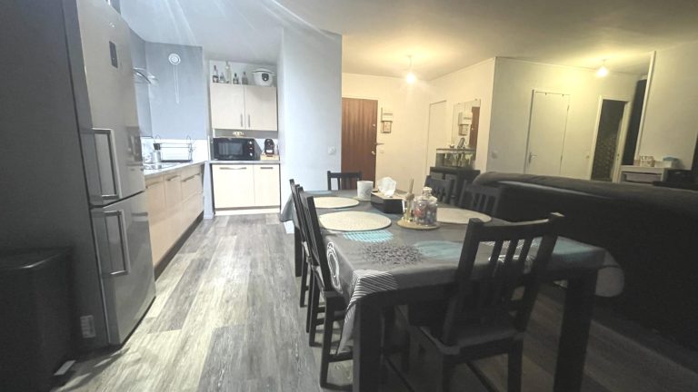 Nouveauté en exclusivité. Appartement T2 avec balcon, cave et parking.