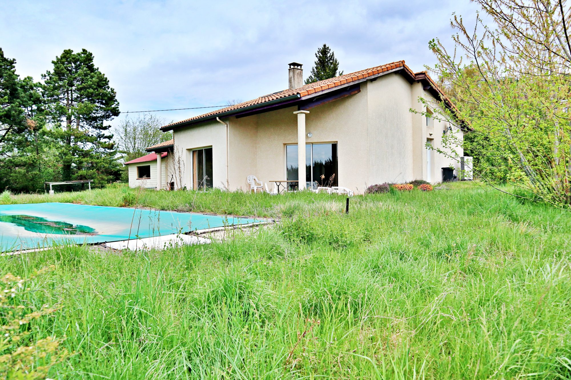 Villa 133 m2 avec piscine terrain 5 393 m2